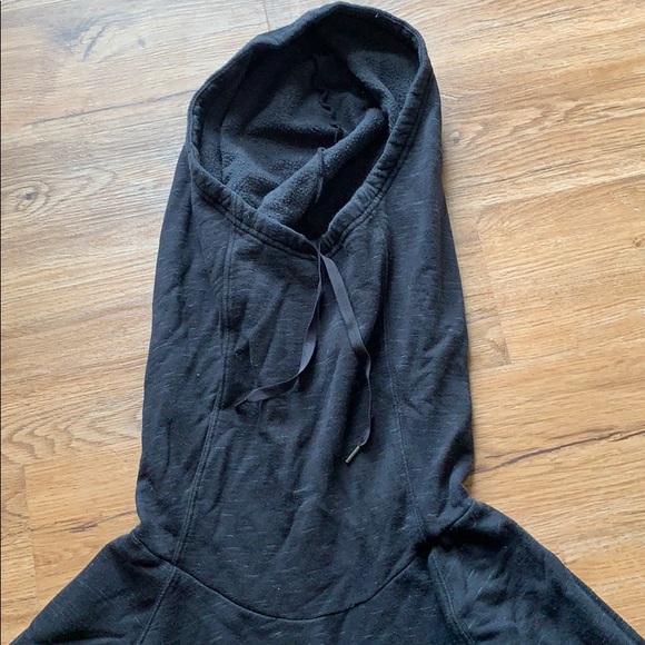 Lucy navy hoodie - size small - Picture 2 of 4